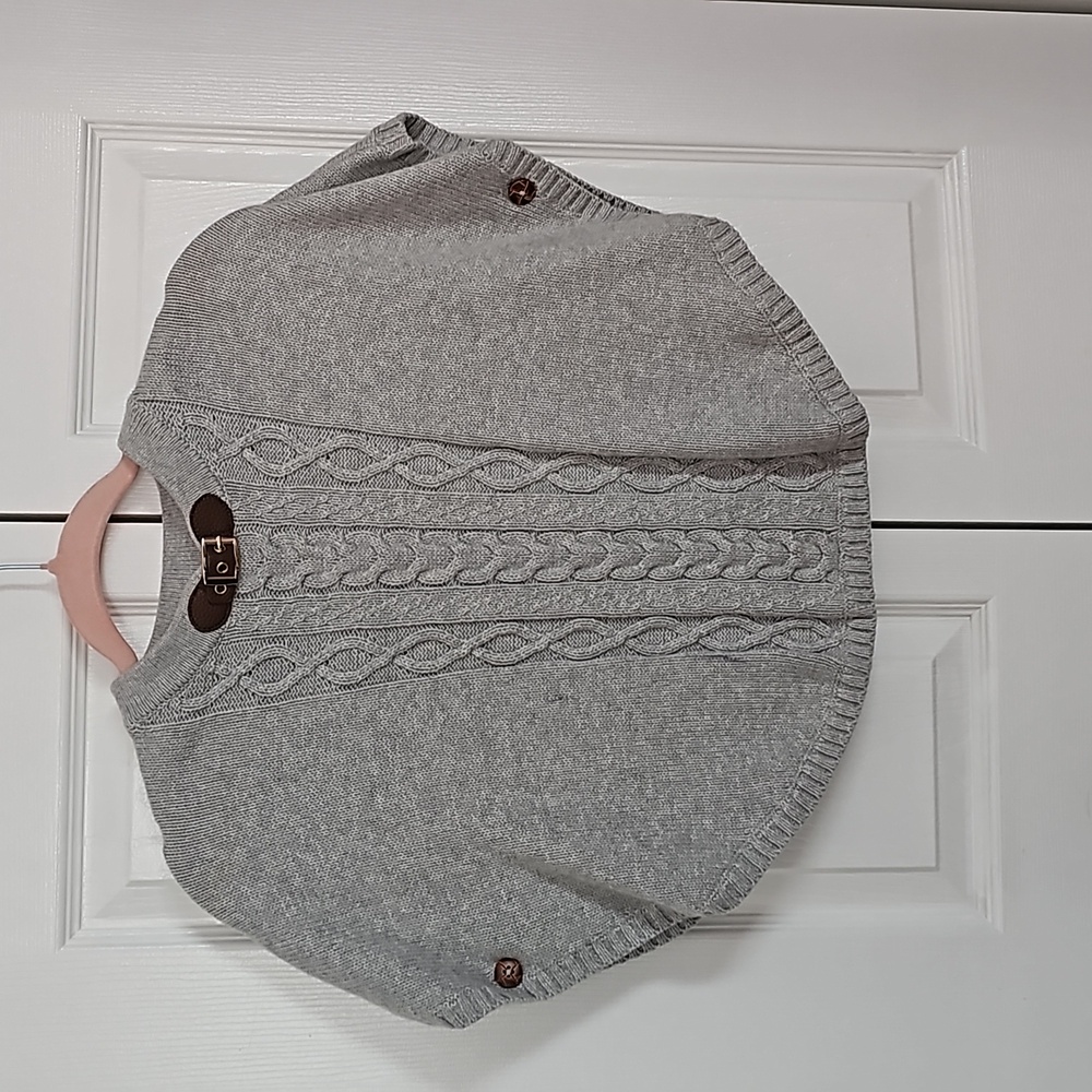 Girl sweeter cape, Hope & Henry,    size Small, grey color.